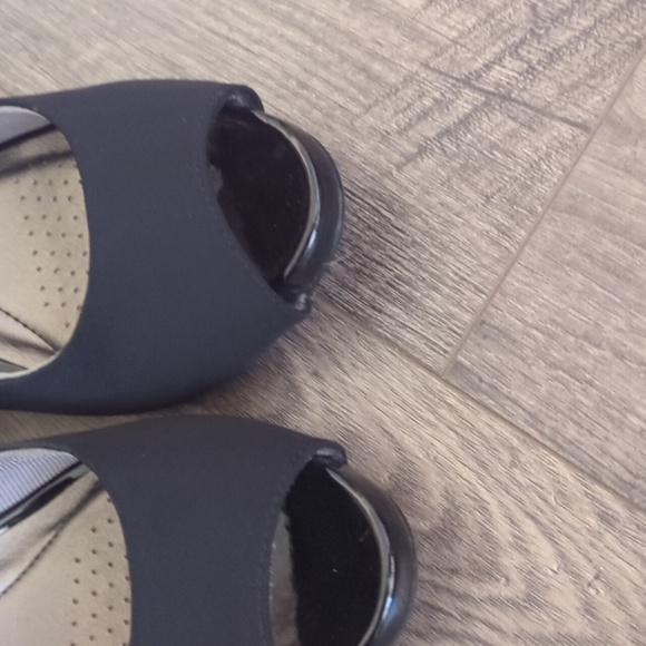 Heels by Life Strides Black  w/Comfort Insoles Soft System - Picture 6 of 11